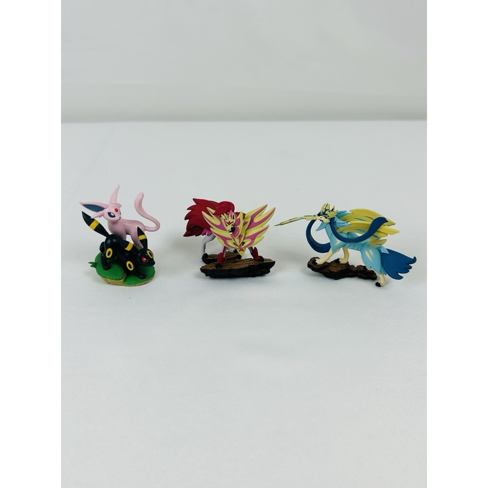 Pokemon 2 Inch Figurines Lot x3 Espeon Umbreon Zacian Zamazenta Nintendo